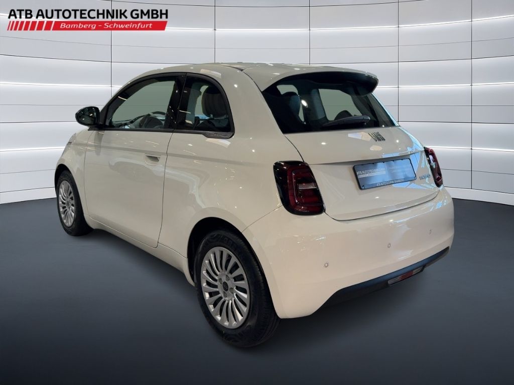Fahrzeugabbildung Fiat 500 Hybrid Pop, Tech-Paket, DAB, Klimautom, CarP