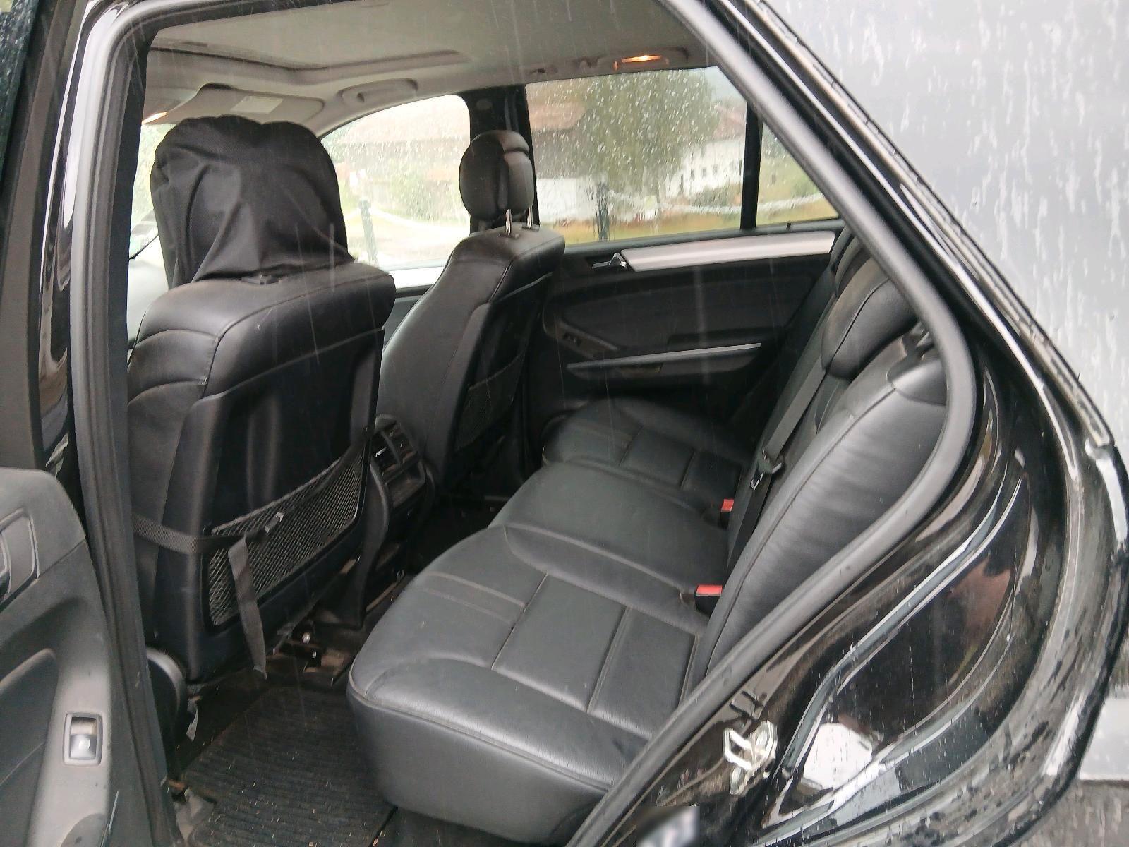 Mercedes-Benz ML350 2009 — interior