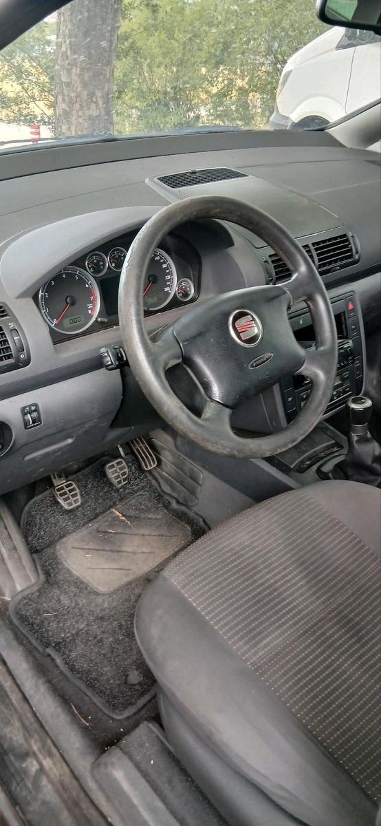 Seat Alhambra 2008 — photo 6