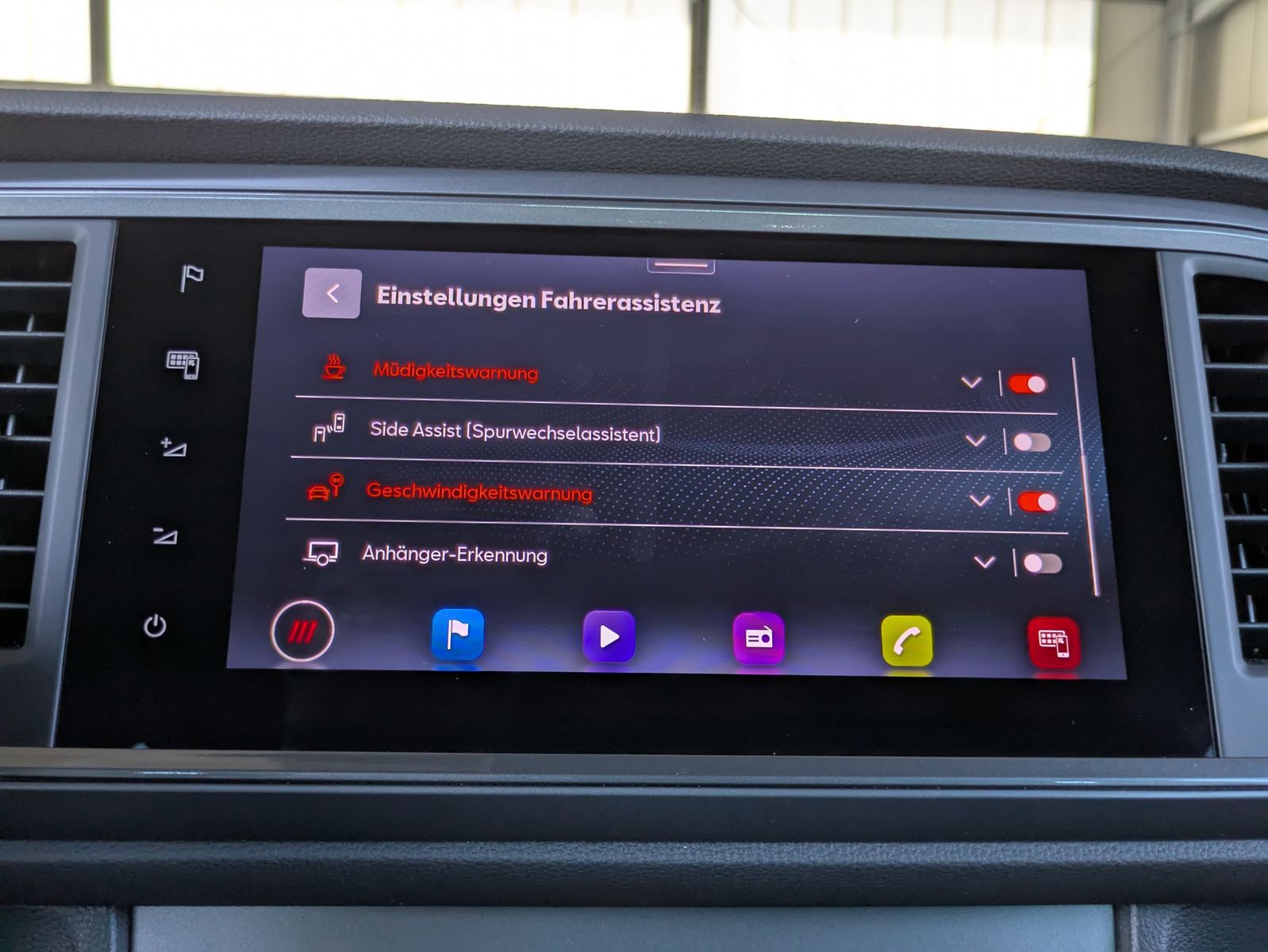 Fahrzeugabbildung CUPRA Ateca 1.5 TSI DSG AHK*LED*ACC*APP*KAMERA*19"