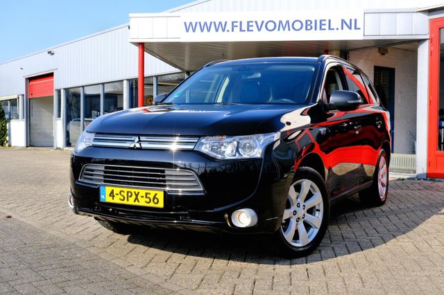 Mitsubishi Outlander 2.0 PHEV Instyle Aut. Pano|Xenon|1e Ei