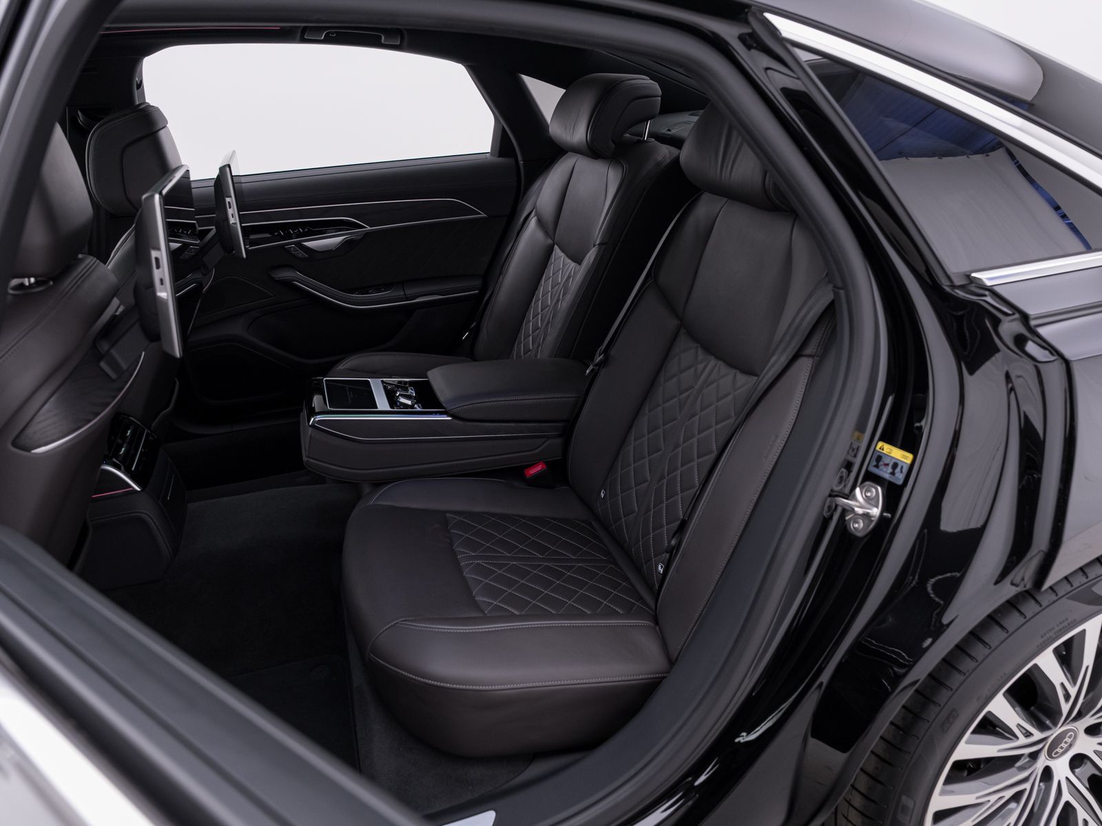 Audi A8 - Bild 19