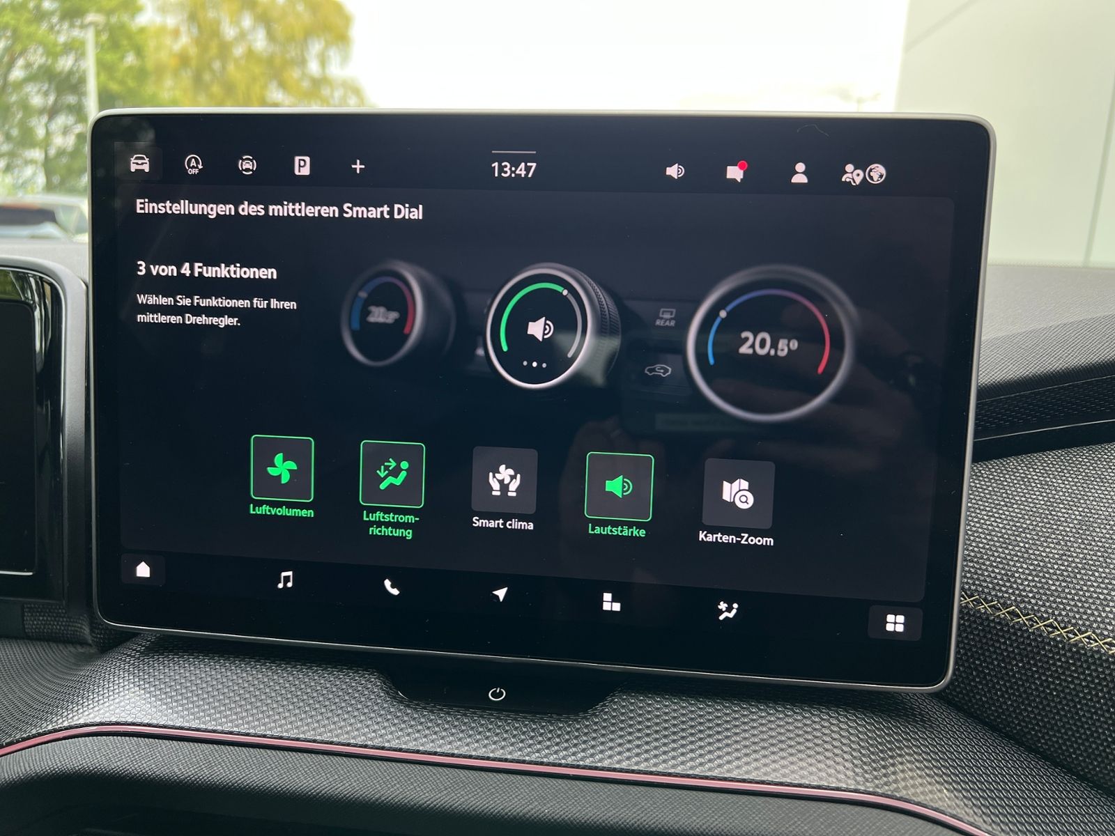 Fahrzeugabbildung SKODA Kodiaq  Selection 2.0 TDI DSG 4x4 * LED,Navi,AHK