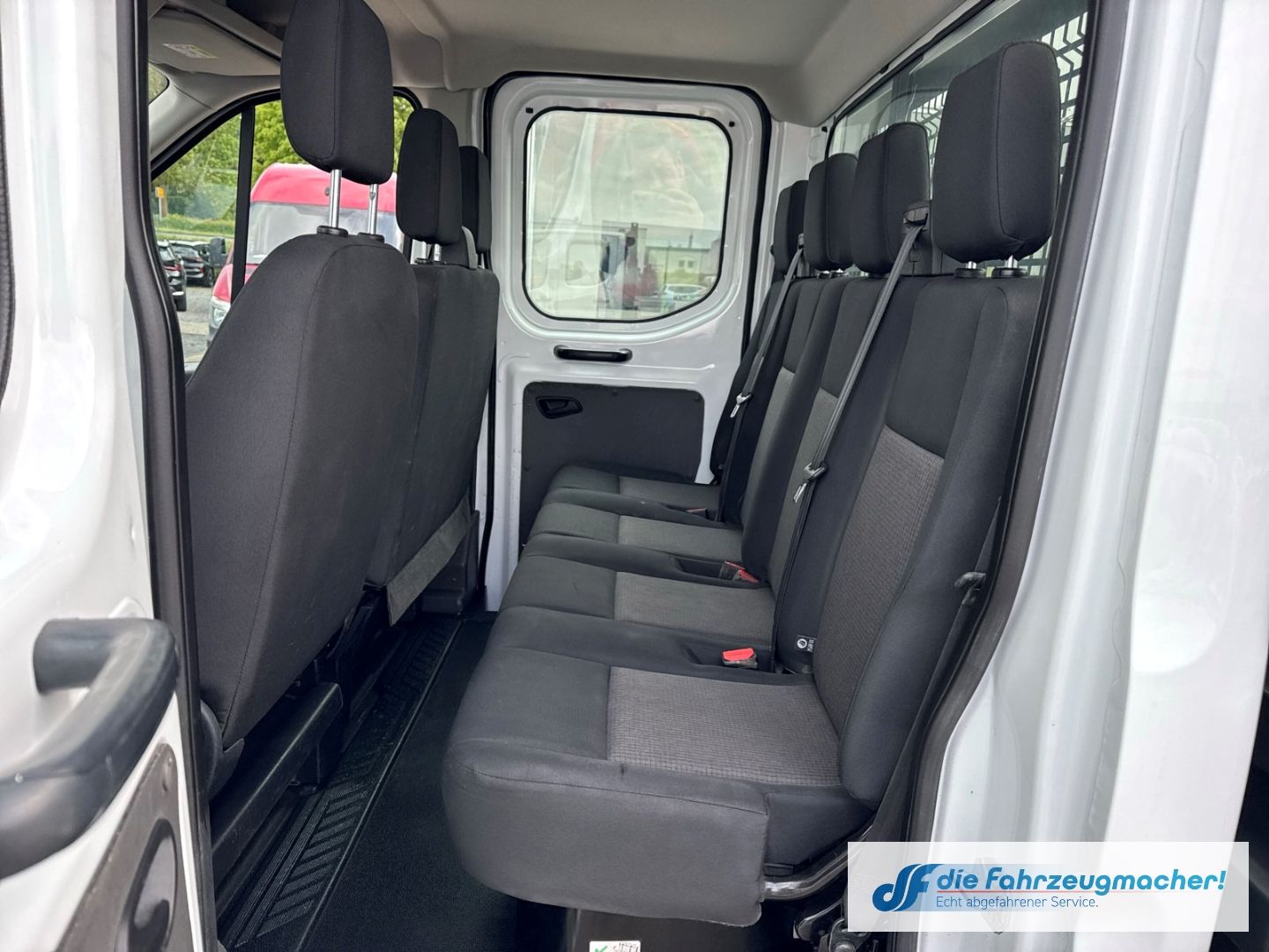 Fahrzeugabbildung Ford Transit Pritsche 310 L2 Doppelkabine AHK DAB Tel