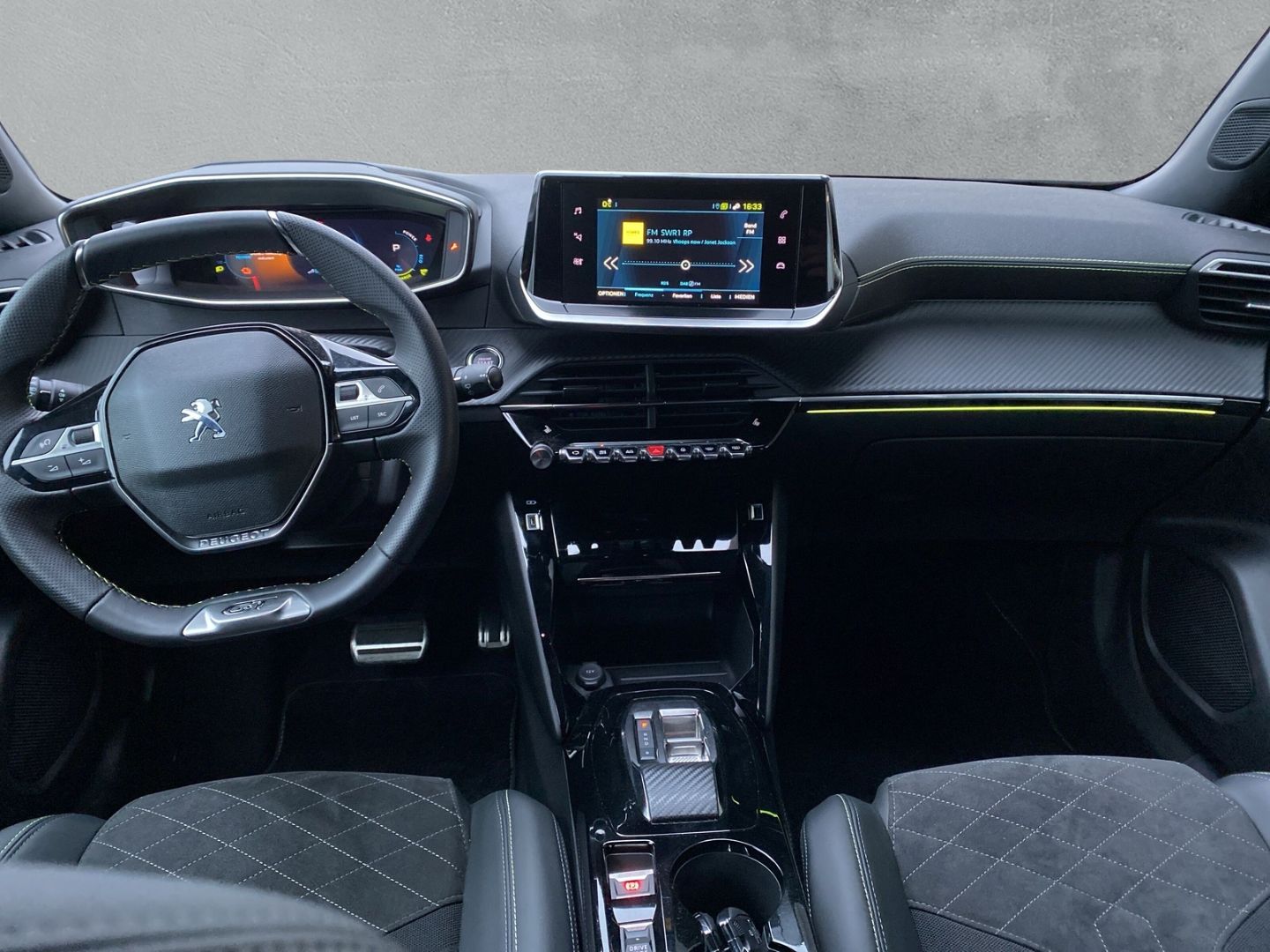 Fahrzeugabbildung Peugeot 2008 e- GT Elektromotor 136 *Rückfahrkamera*Sitz