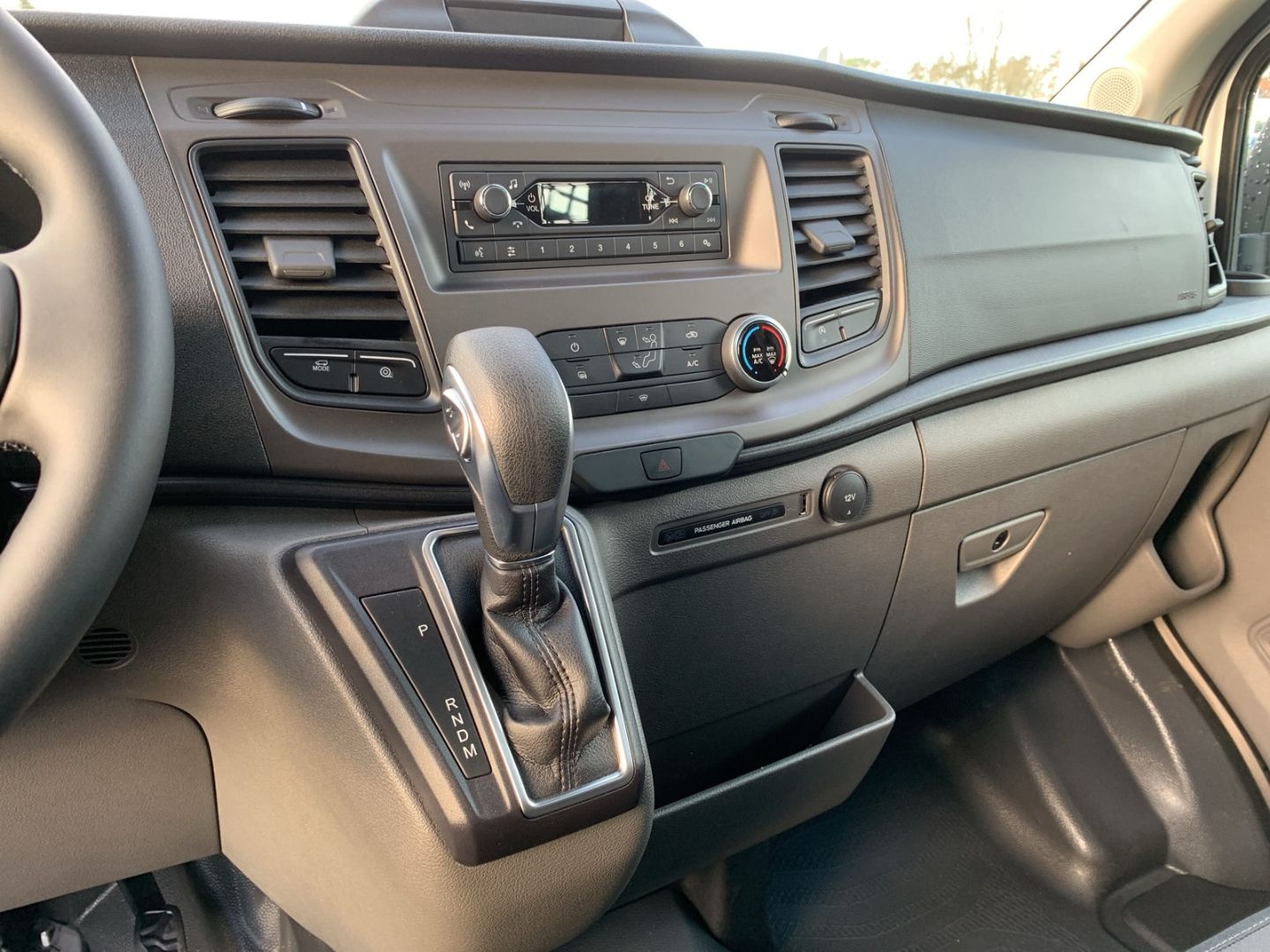 Fahrzeugabbildung Ford Transit Einzelkabine 350L2 ''Dreiseitenkipper'',