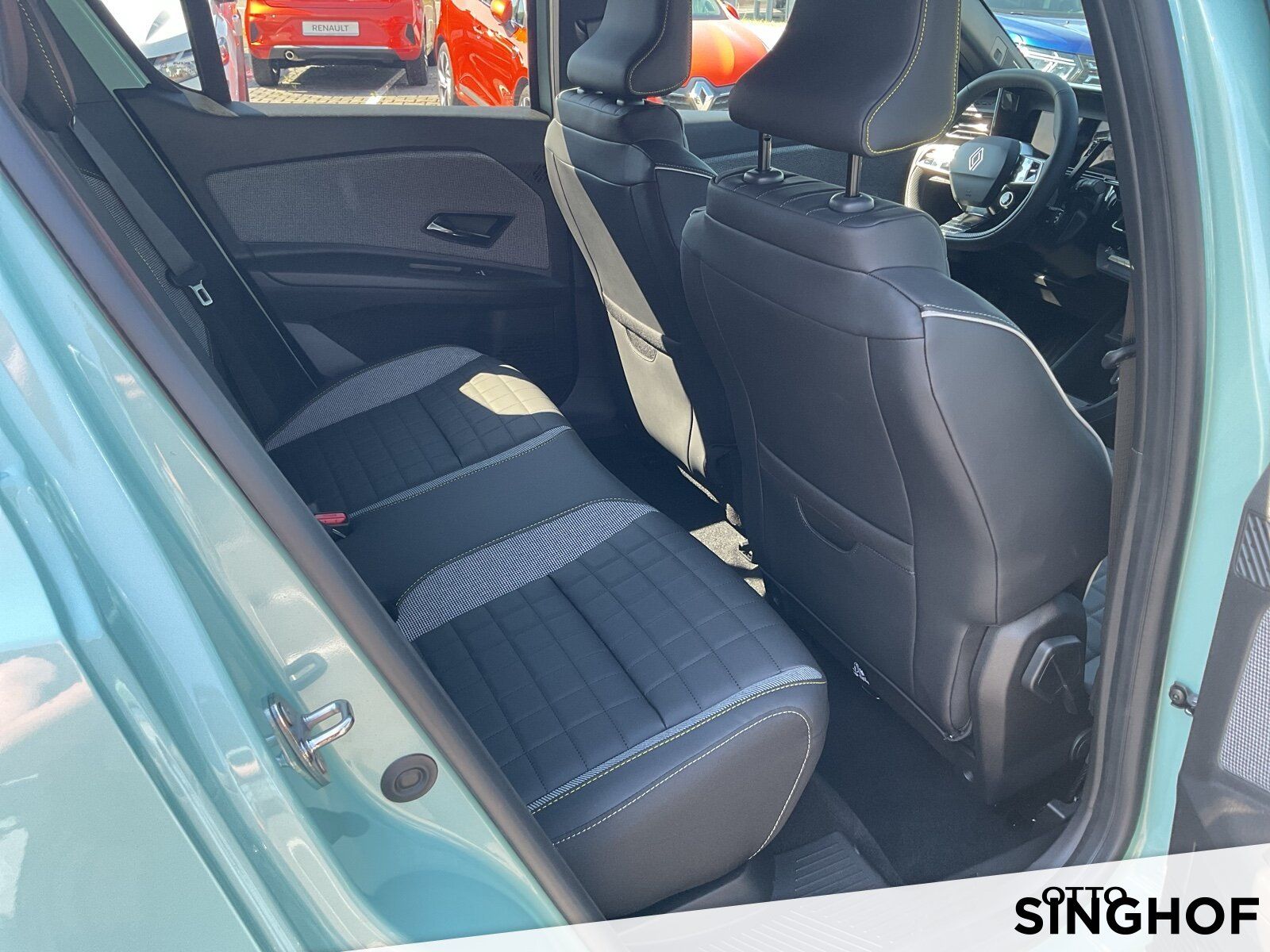 Fahrzeugabbildung Renault R 4 E-Tech elektrisch Iconic 150 Comfort Range