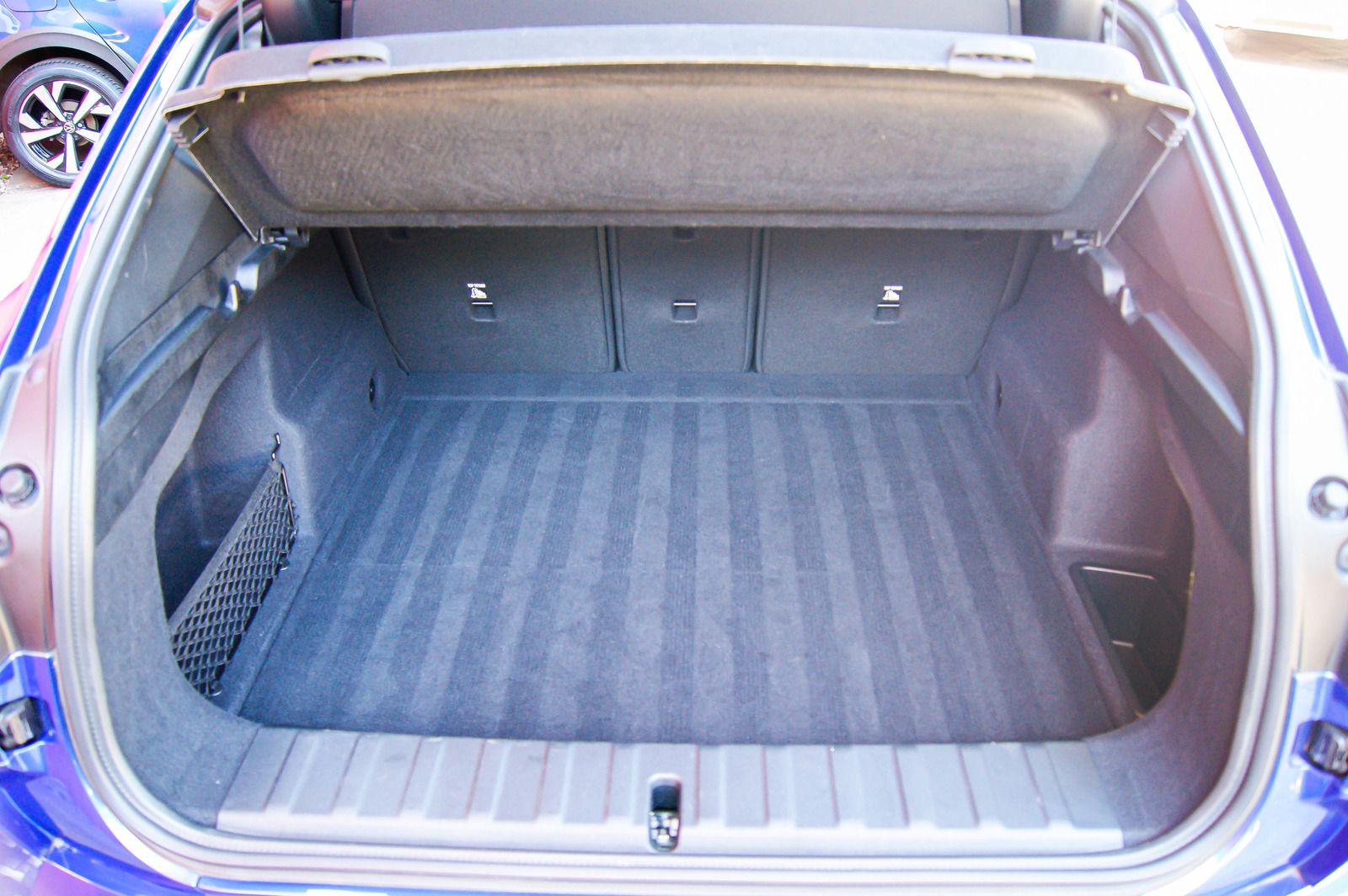 Fahrzeugabbildung BMW X2 20 i sDrive M Sport Pro IconicGlow Coral Rot