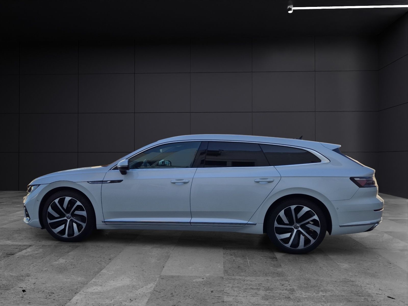 Fahrzeugabbildung Volkswagen Arteon SB TSI R-Line DSG Matrix AHK Navi AID ACC
