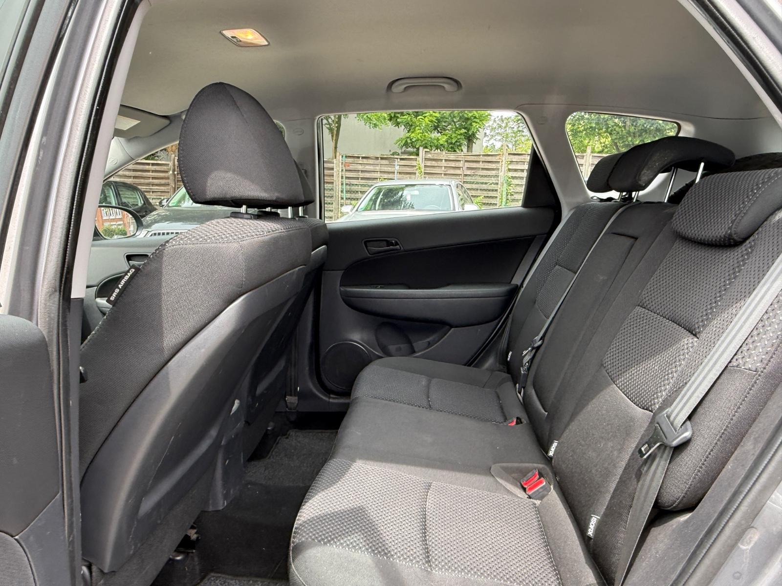 Hyundai i30 2012 — photo 8