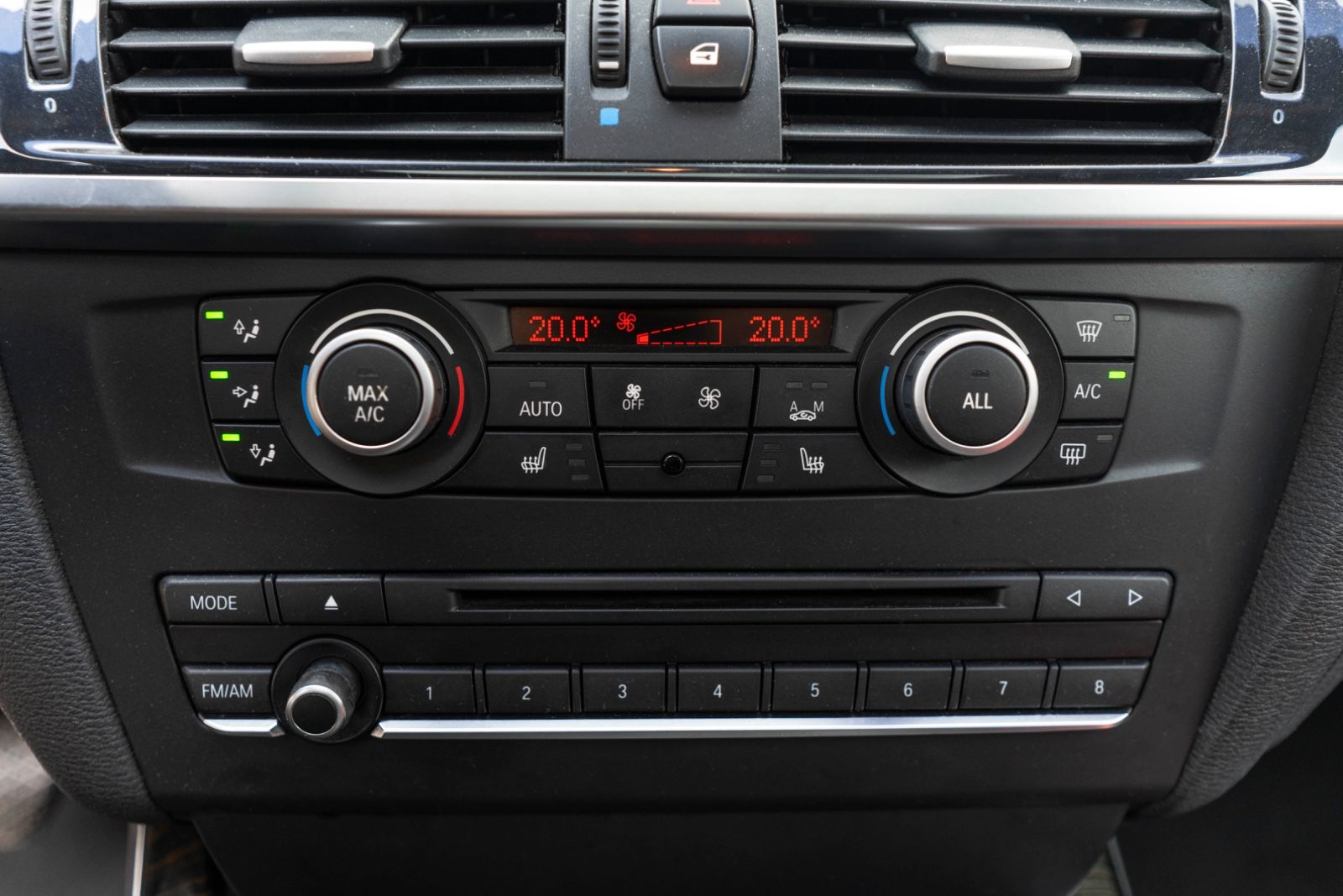 Fahrzeugabbildung BMW X3 xDrive35i M Sport HIFI KAM NAV SZH PANO M+S