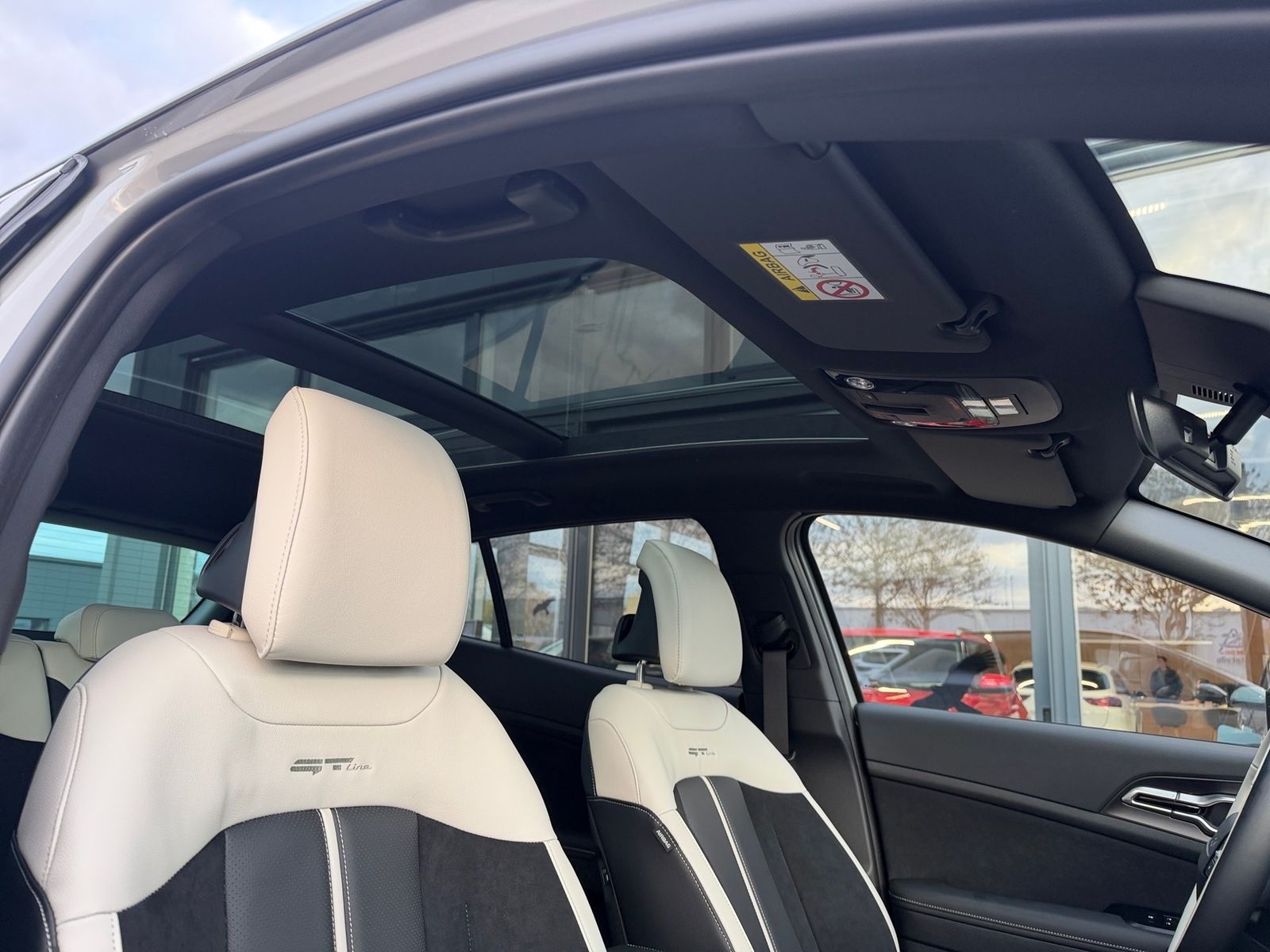 Fahrzeugabbildung Kia SPORTAGE 1.6T 2WD DCT GTLine SD GD DRI SOUN