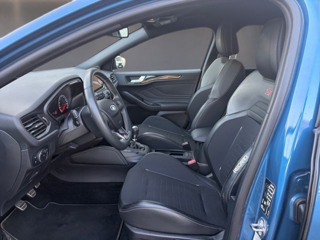 Fahrzeugabbildung Ford Focus Lim. ST Winter+Designpaket2,AHK