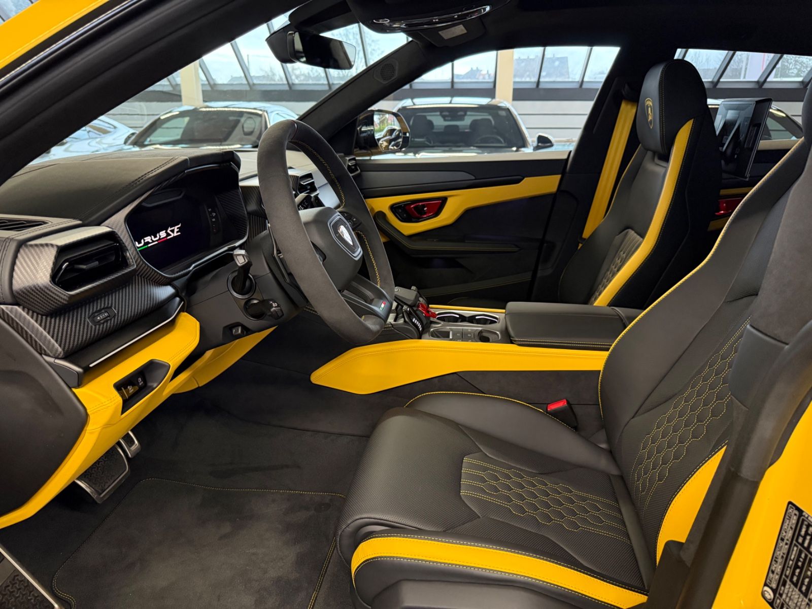 LAMBORGHINI Urus - 20