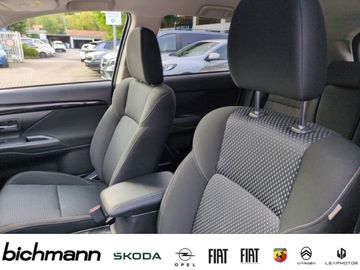Mitsubishi Outlander - 11