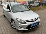 Hyundai i30 cw 1.4 FIFA WM Edition*KLIMA*SHZ*RCD*MFL*ALU - gebrauchte Hyundai i30 aus dem Jahr 2011