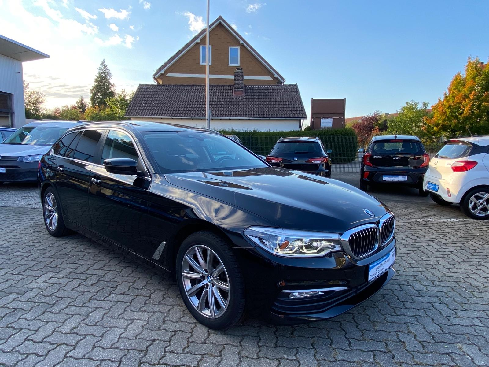 BMW Touring 530 i xDrive / Panorama/LED/Automatik/