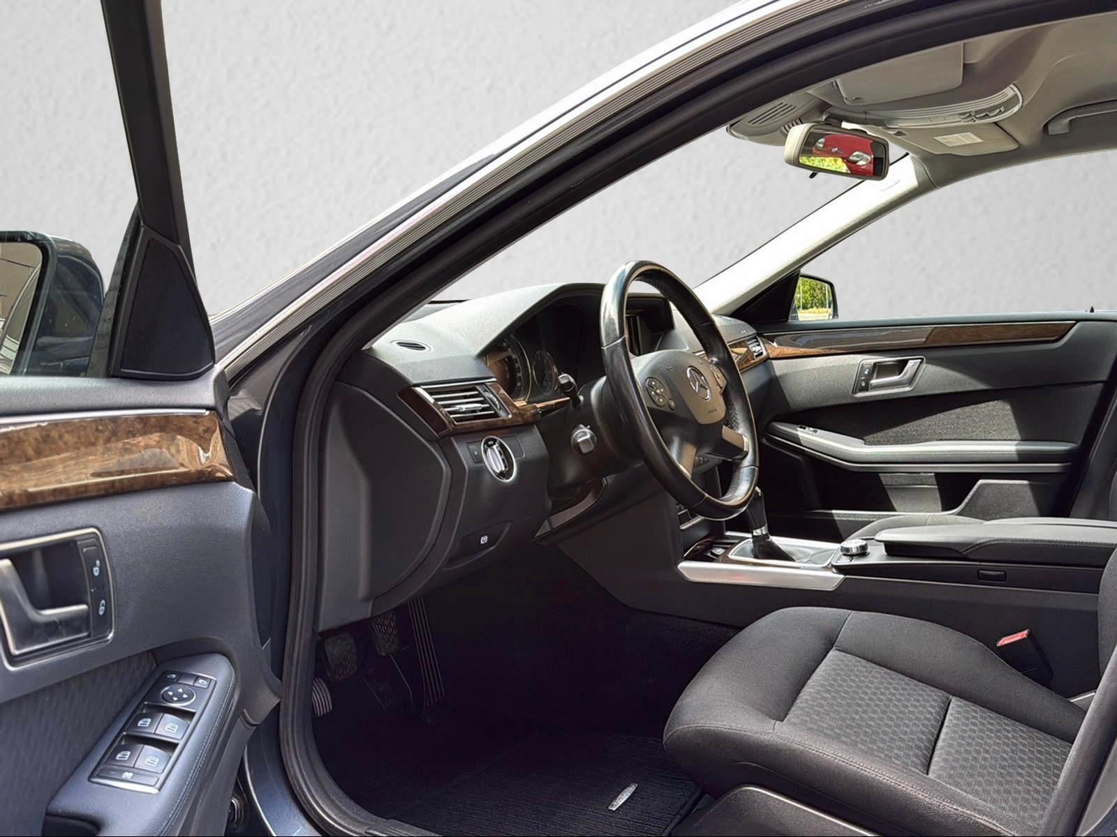 Mercedes-Benz E 220 CDI T-Modell BlueEfficiency*Navi*Xenon*PDC