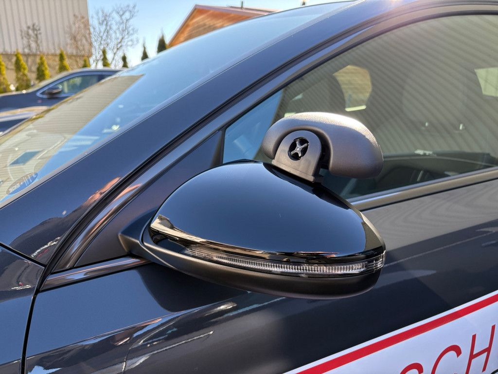 Fahrzeugabbildung Kia XCEED 1.5T 140 DCT7 GT LINE Fahrschule LEDER GLA