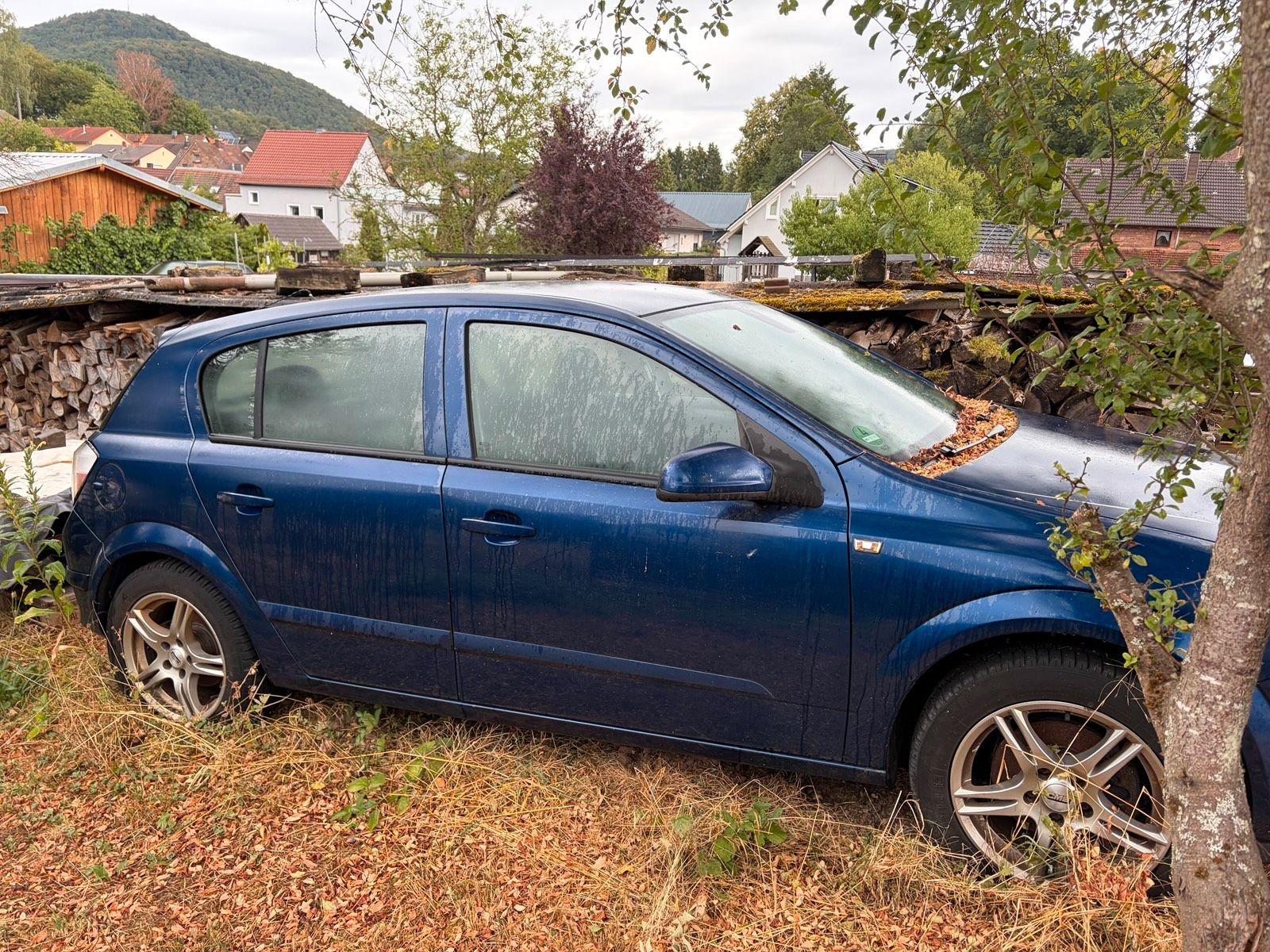 Opel Astra 2008 — engine 105 HP (77kW)