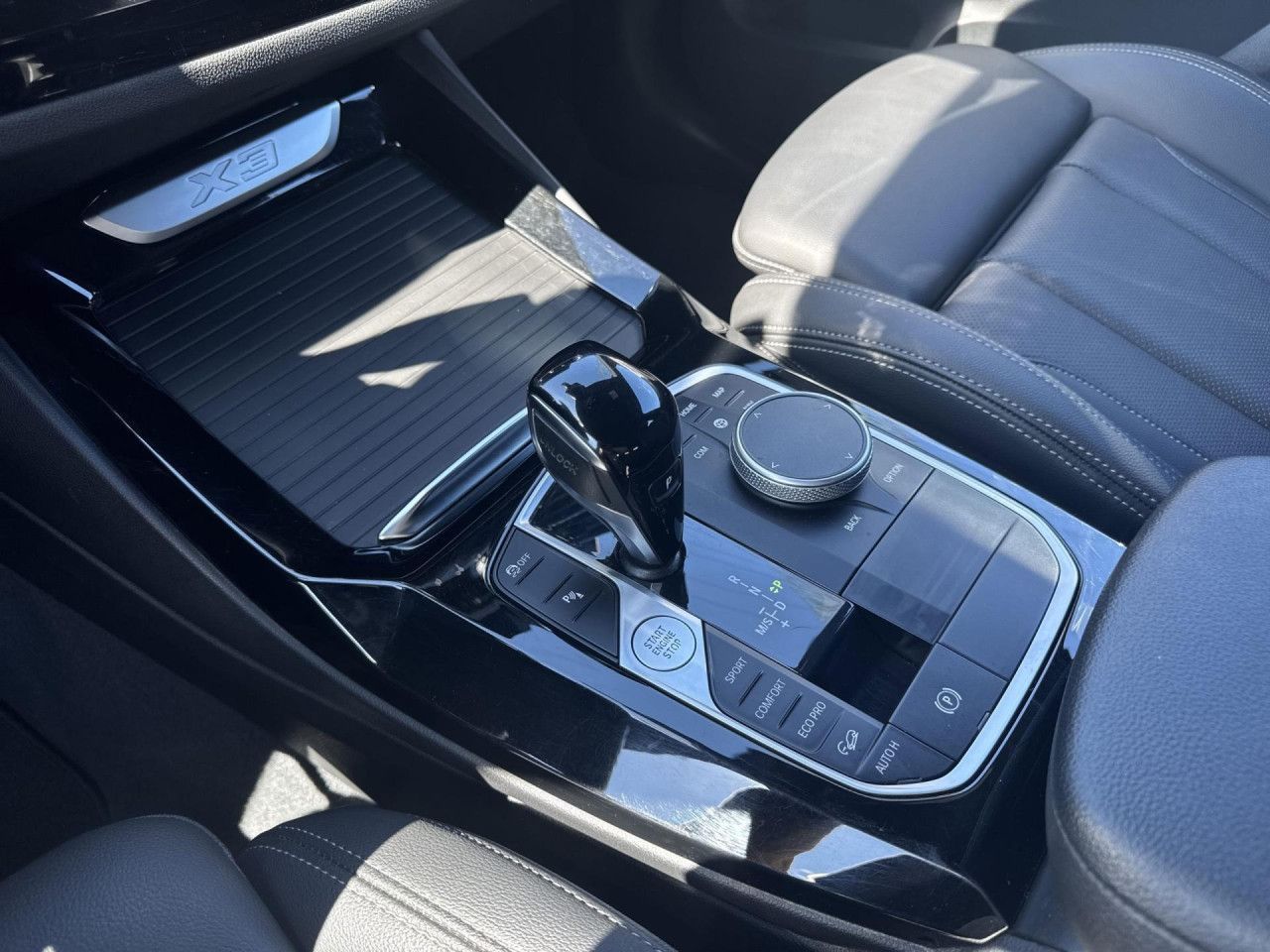 BMW X3 xDr 20dA LivePl,Laser,HUD,St+Go,AHK,19",Kam foto 10