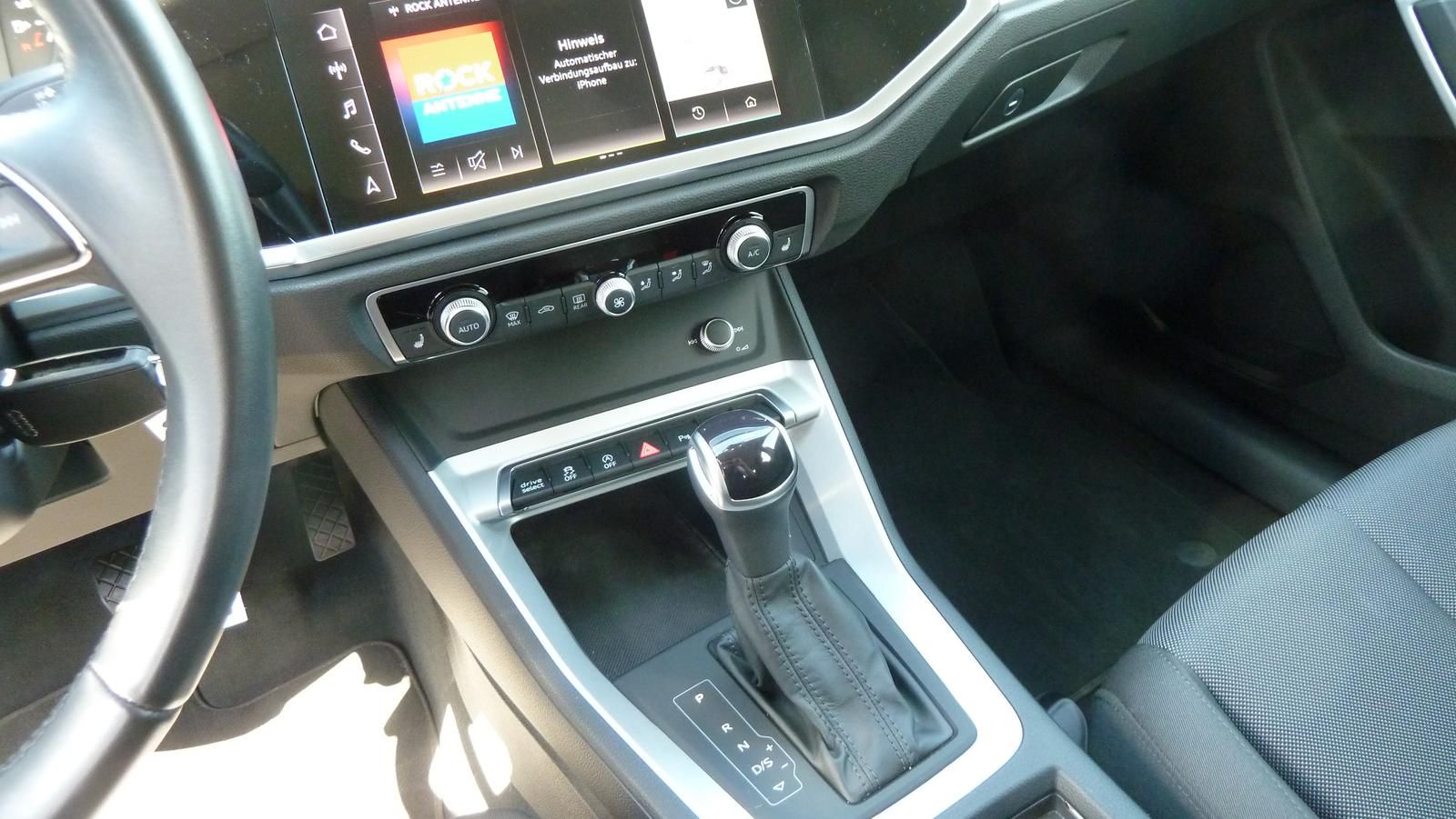 Audi Q3 S-TRONIC/LED/NAVI/SHZ/KAMERA/2-Z KLIMA foto 13