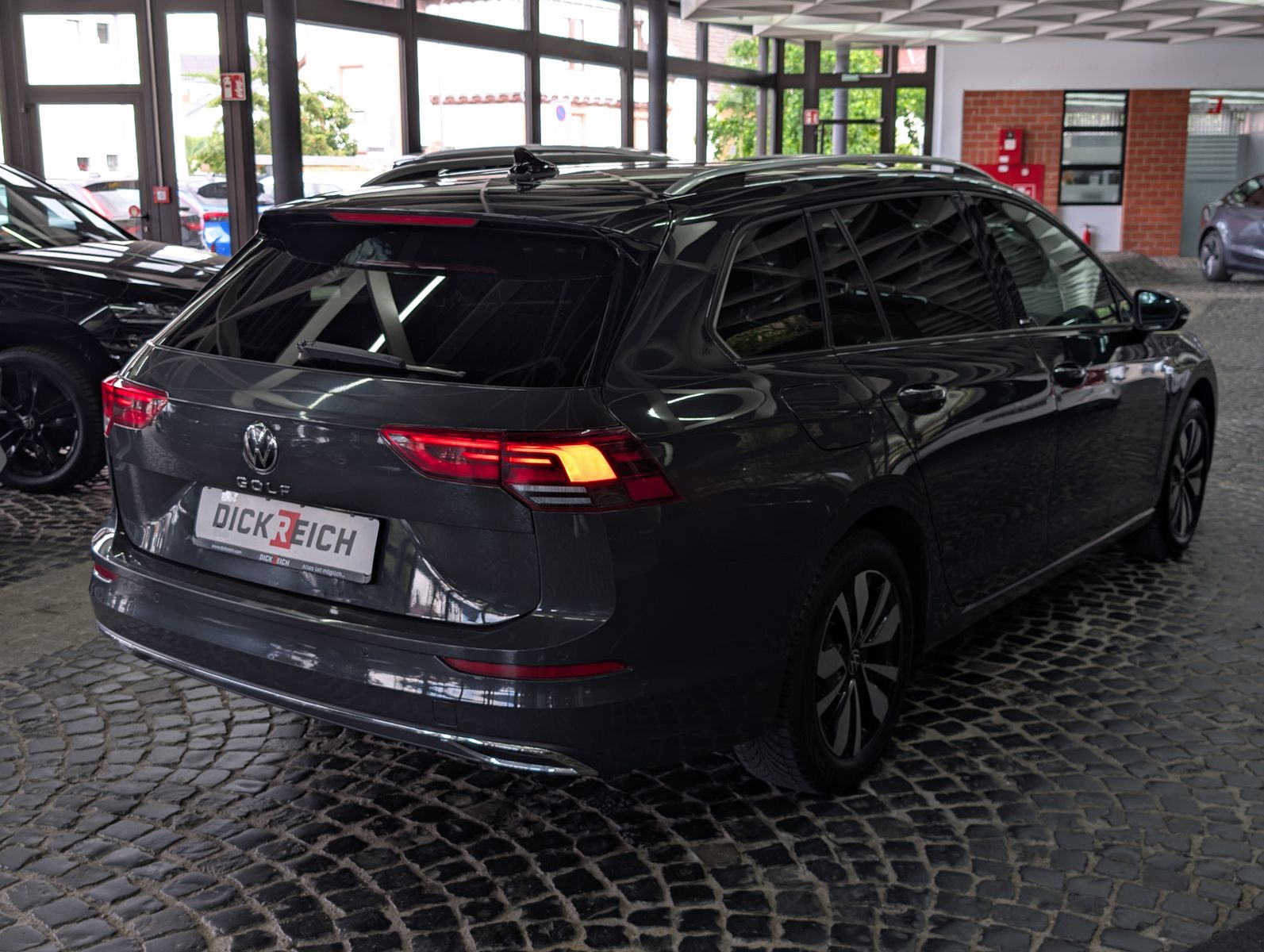 Fahrzeugabbildung Volkswagen Golf Move 1.5 TSI ACC LED SHZ VIRT AMBI APP BHL