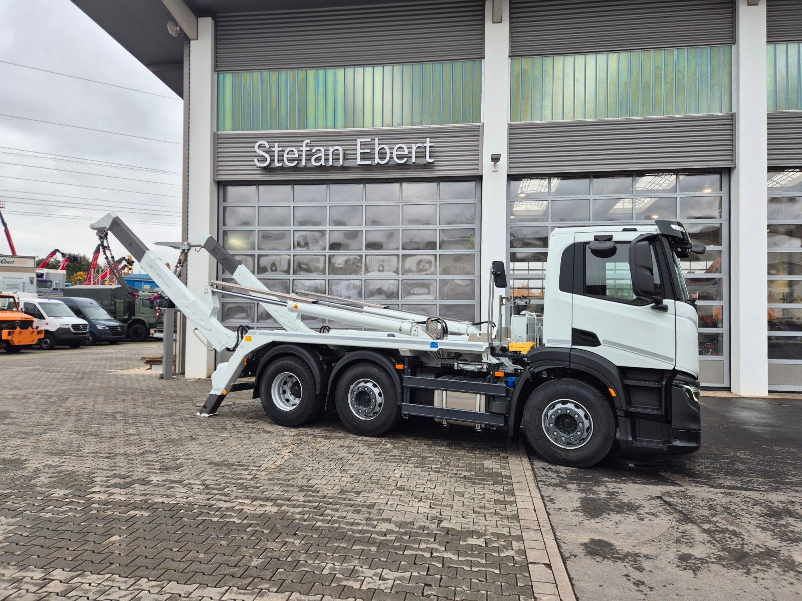 Fahrzeugabbildung Iveco AD260S40X/P Meiller AK16. T Funk AHK