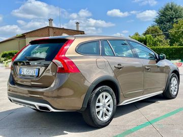 Volvo V60 Cross Country - 5