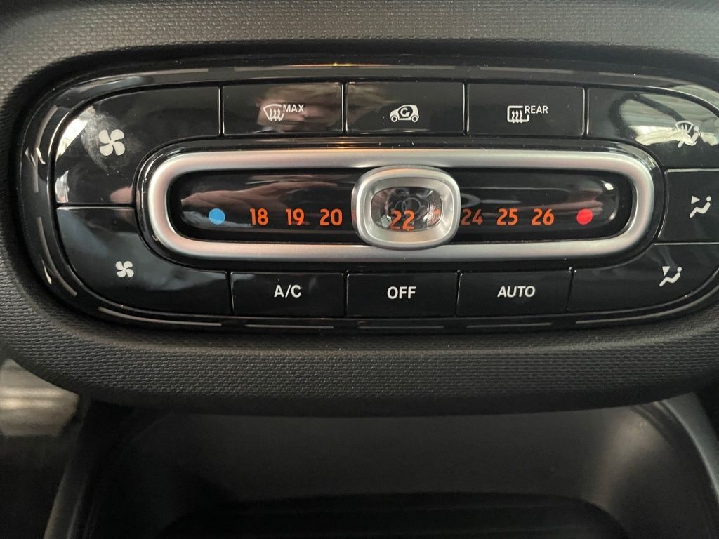 Fahrzeugabbildung Smart EQ fortwo AUT KlimaA Navi SHZ