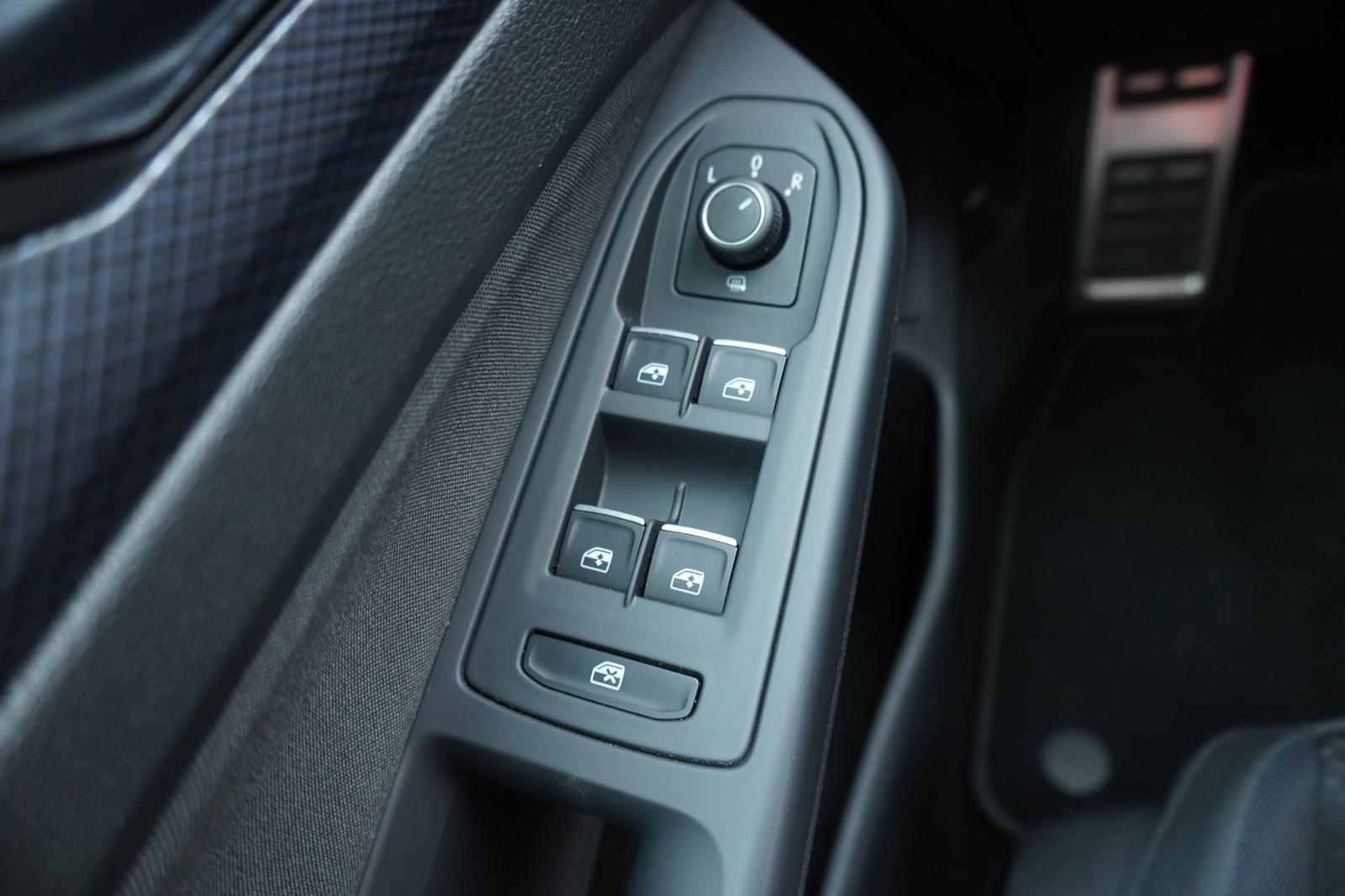 Volkswagen Golf VIII eTSI Klimaaut. LED Navi Kamera, миниатюра 16