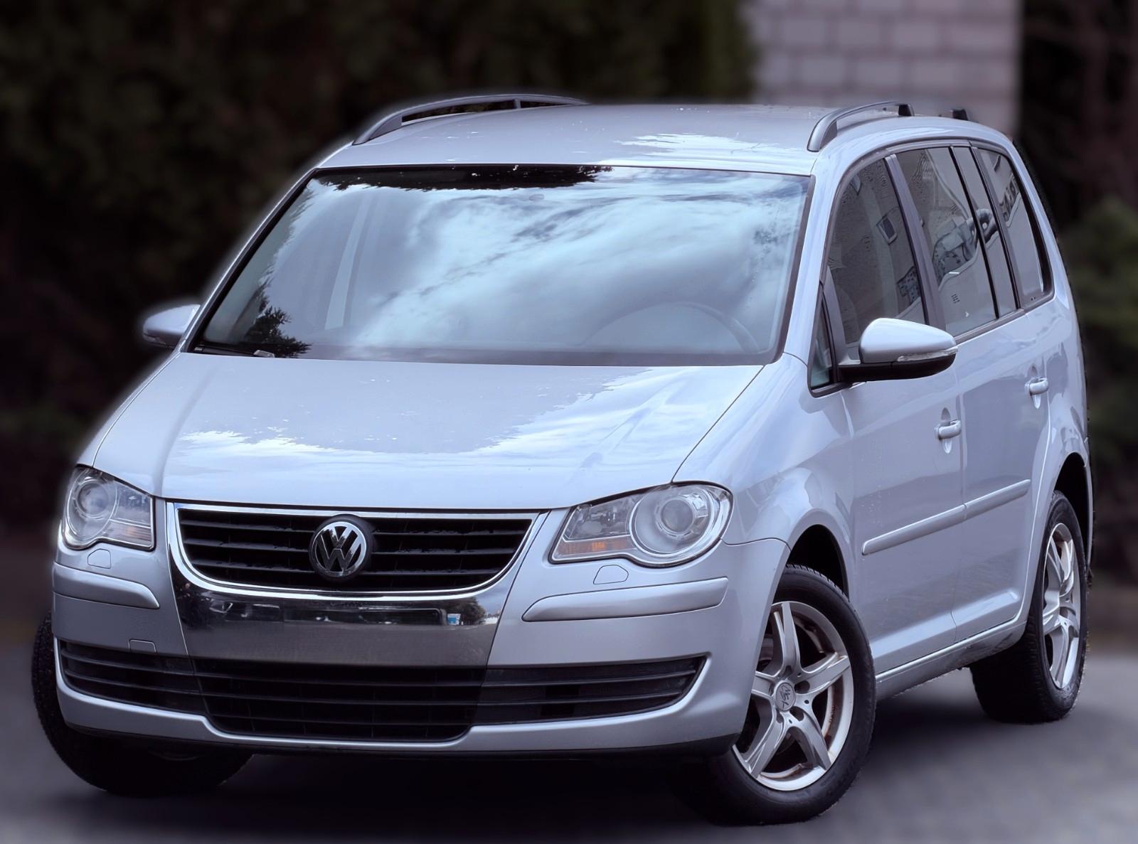 Volkswagen Touran Comfortline 7 Sitze AHK SHZ