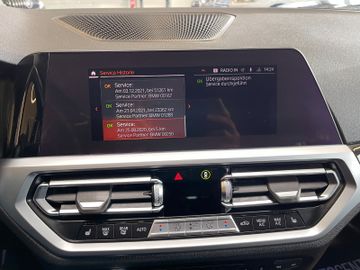 BMW 318d  Touring  Sport Line  *1.HAND*LED*NAVI*PDC*