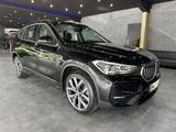 BMW X1 sDrive 20 i Sport Line /MEMORY / 19Zoll/ 1.HA - BMW X1: Schwarz