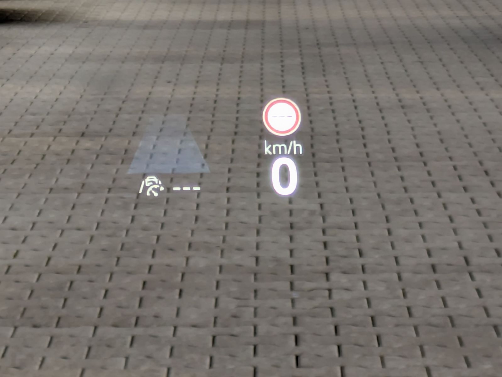 Fahrzeugabbildung Volkswagen Tiguan 2.0 TDI 4M R-Line PANO*H&K*AHK*MATRIX*20"