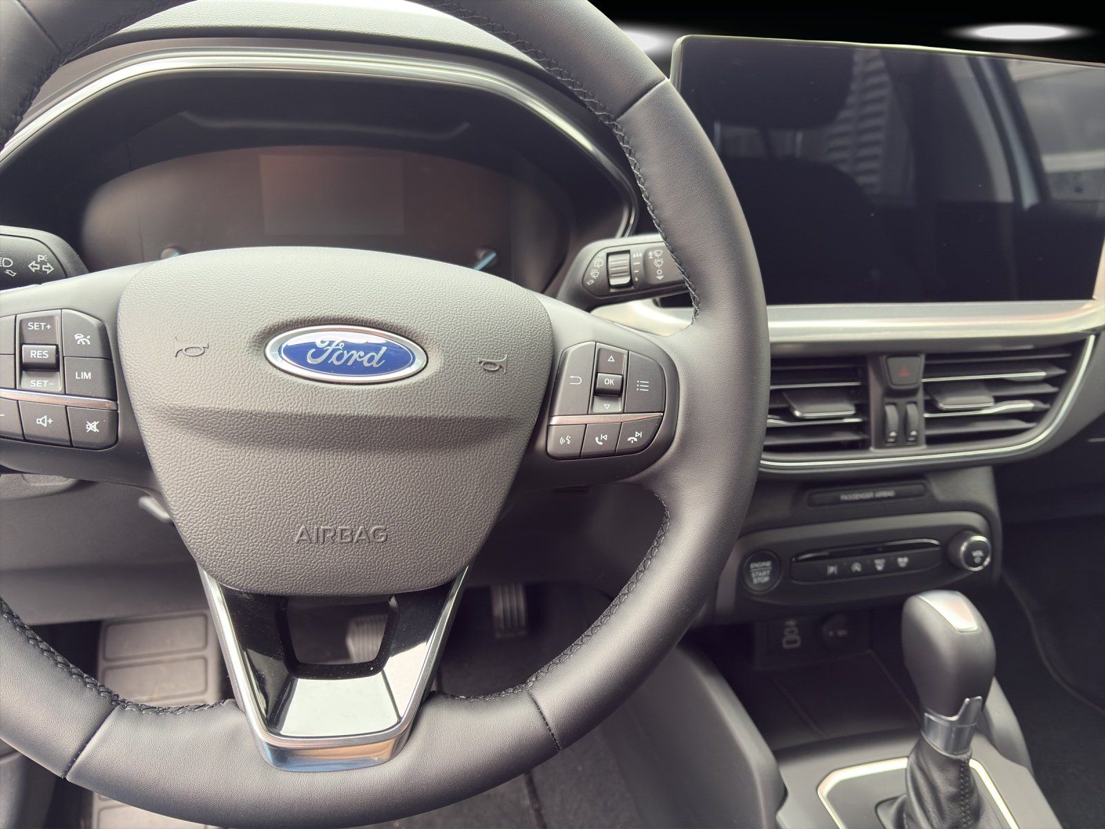 Fahrzeugabbildung Ford Focus Turnier Titanium Edition Fahrer Pak. Win.P