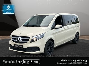 Mercedes V 220 - 1