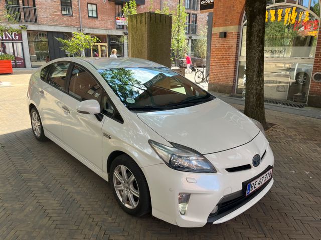 Toyota Prius 1.8-l-VVT-i Plug-in Life Life