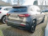 Mercedes-Benz GLA 250 e AMG-Sport/LED/Cam/Pano/Night/Totw/Keyl - Mercedes GLA 250 mit Schiebedach