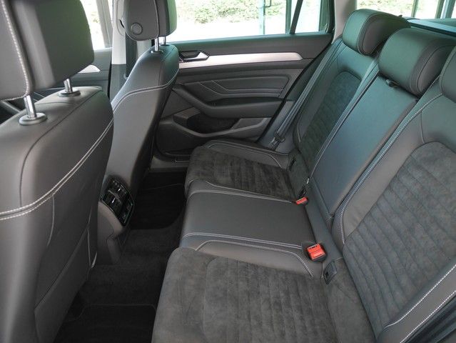 Fahrzeugabbildung Volkswagen Passat Variant Elegance 5J-Gar DSG IQ-Ligth AHK