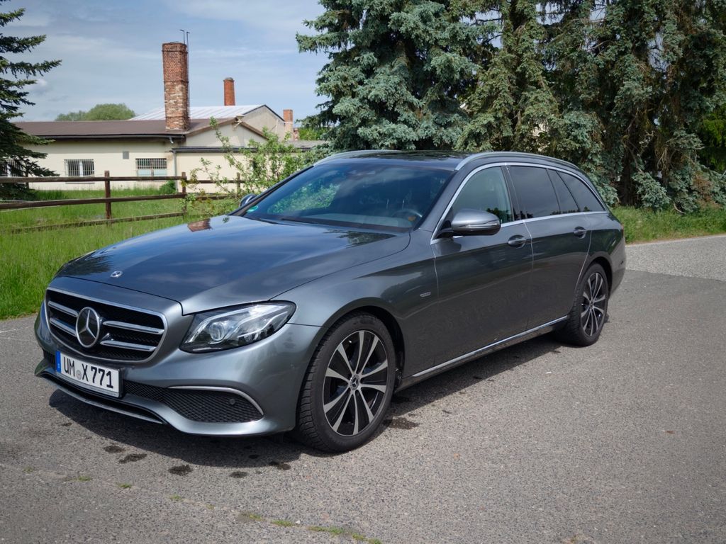 Image of Mercedes-Benz E 220
