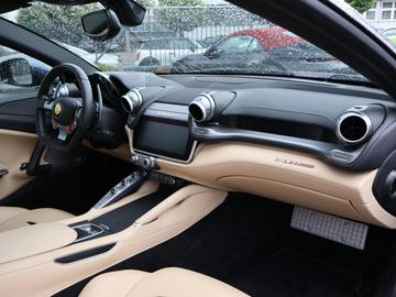 صورة مصغرة 30 لـ 2017 Ferrari GTC4LUSSO
