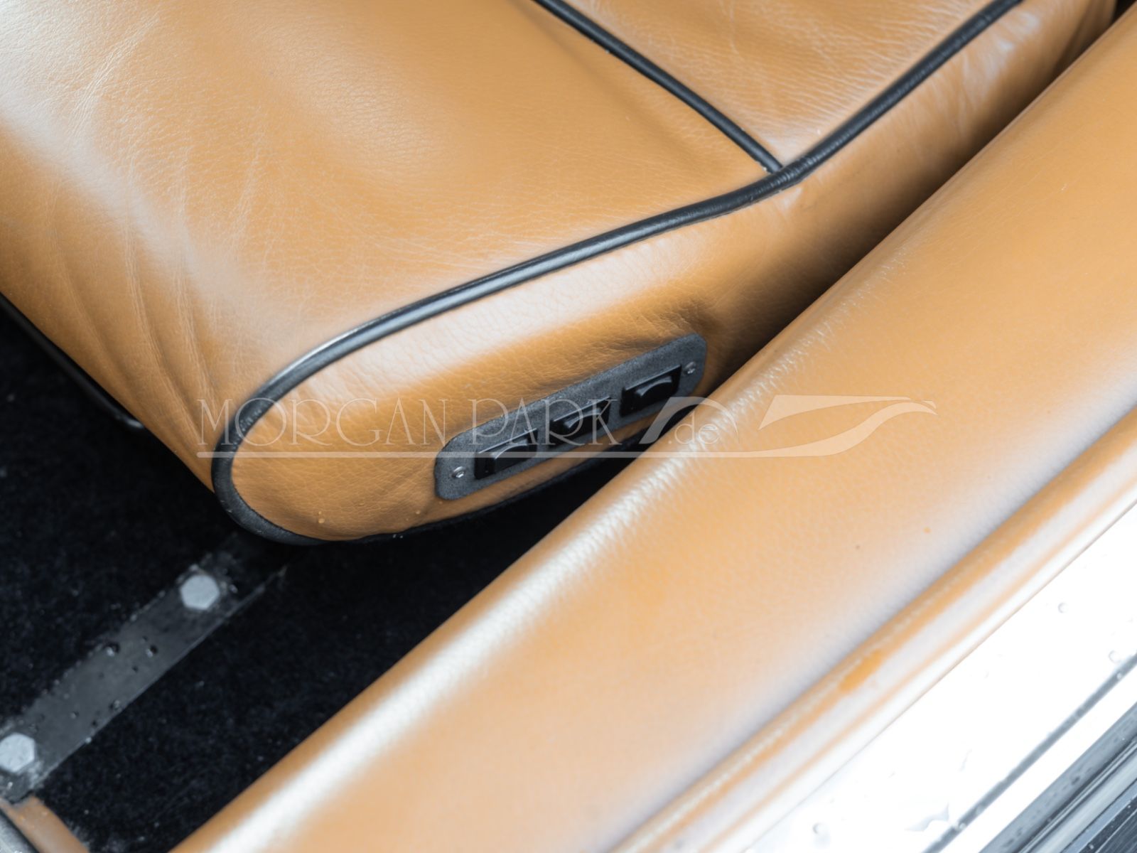 Fahrzeugabbildung Morgan Plus 4    mit außerordentlicher Ausstattung