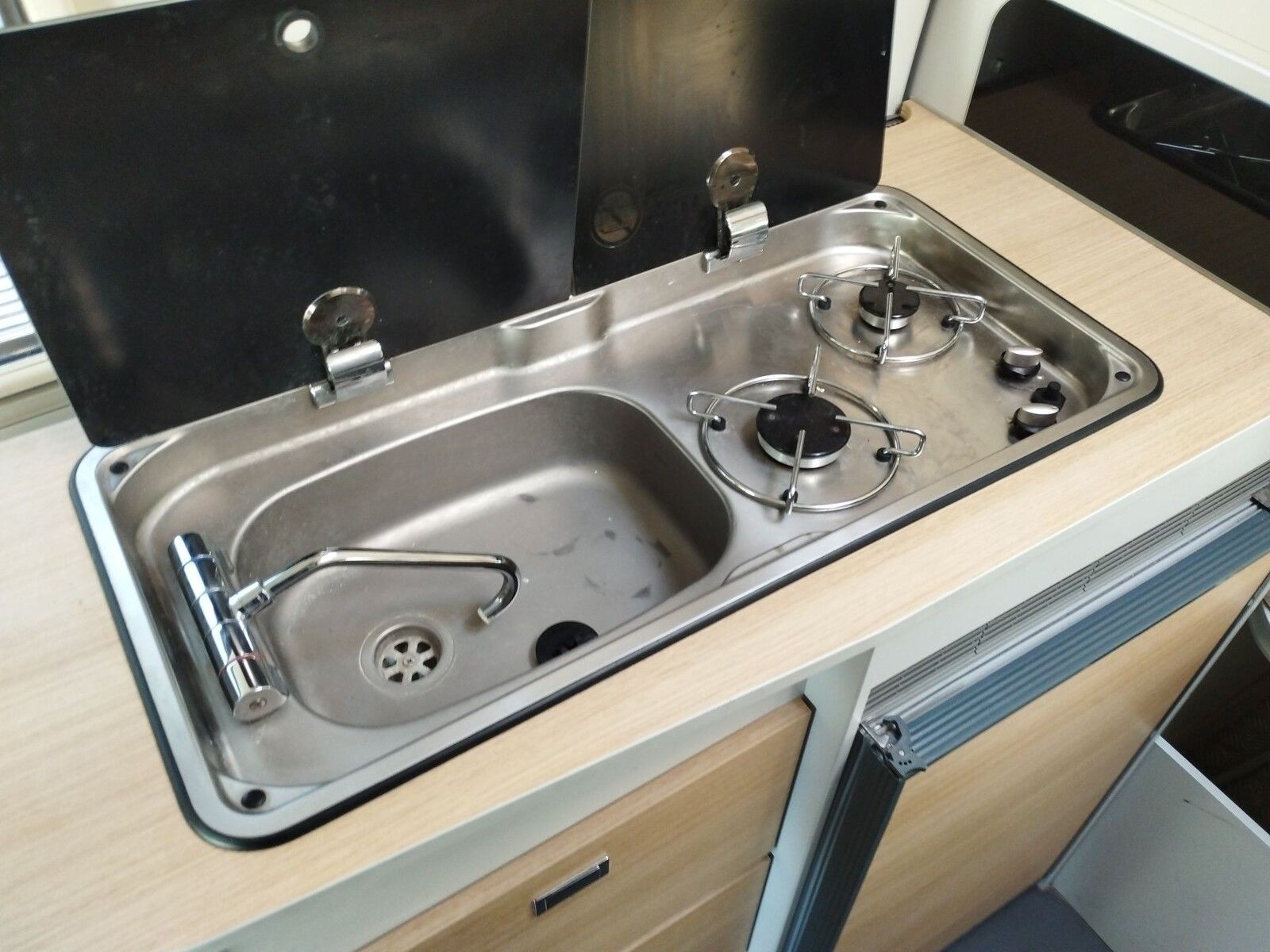Fahrzeugabbildung Karmann Dexter 560 4x4 Allrad, 170 PS