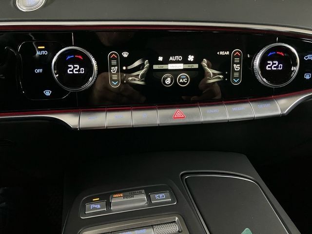 Fahrzeugabbildung Genesis GV70 Luxury 4WD PANO 360° HUD LED