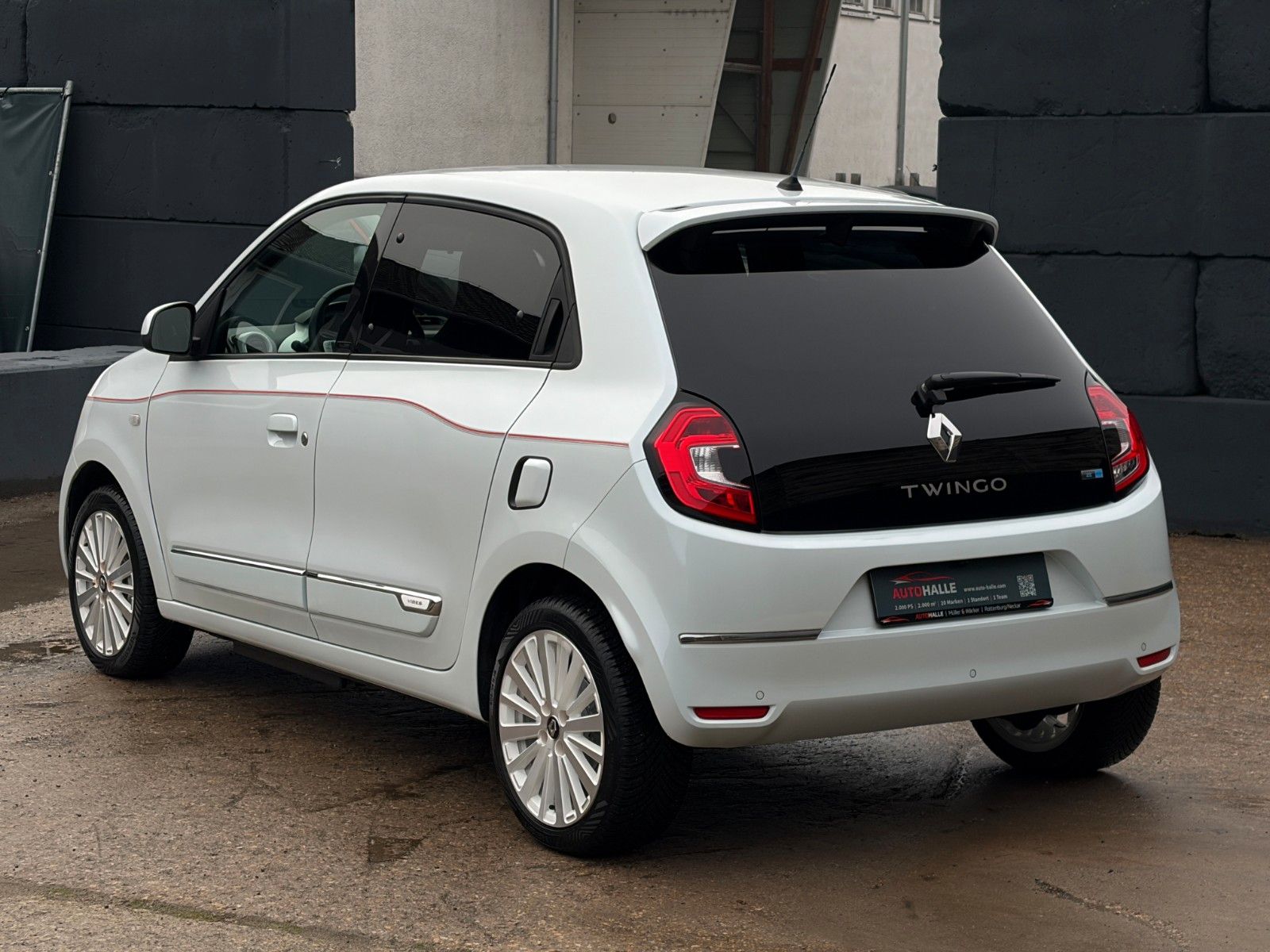 Fahrzeugabbildung Renault Twingo Vibes Electric Tempomat Carplay CAM SHZ