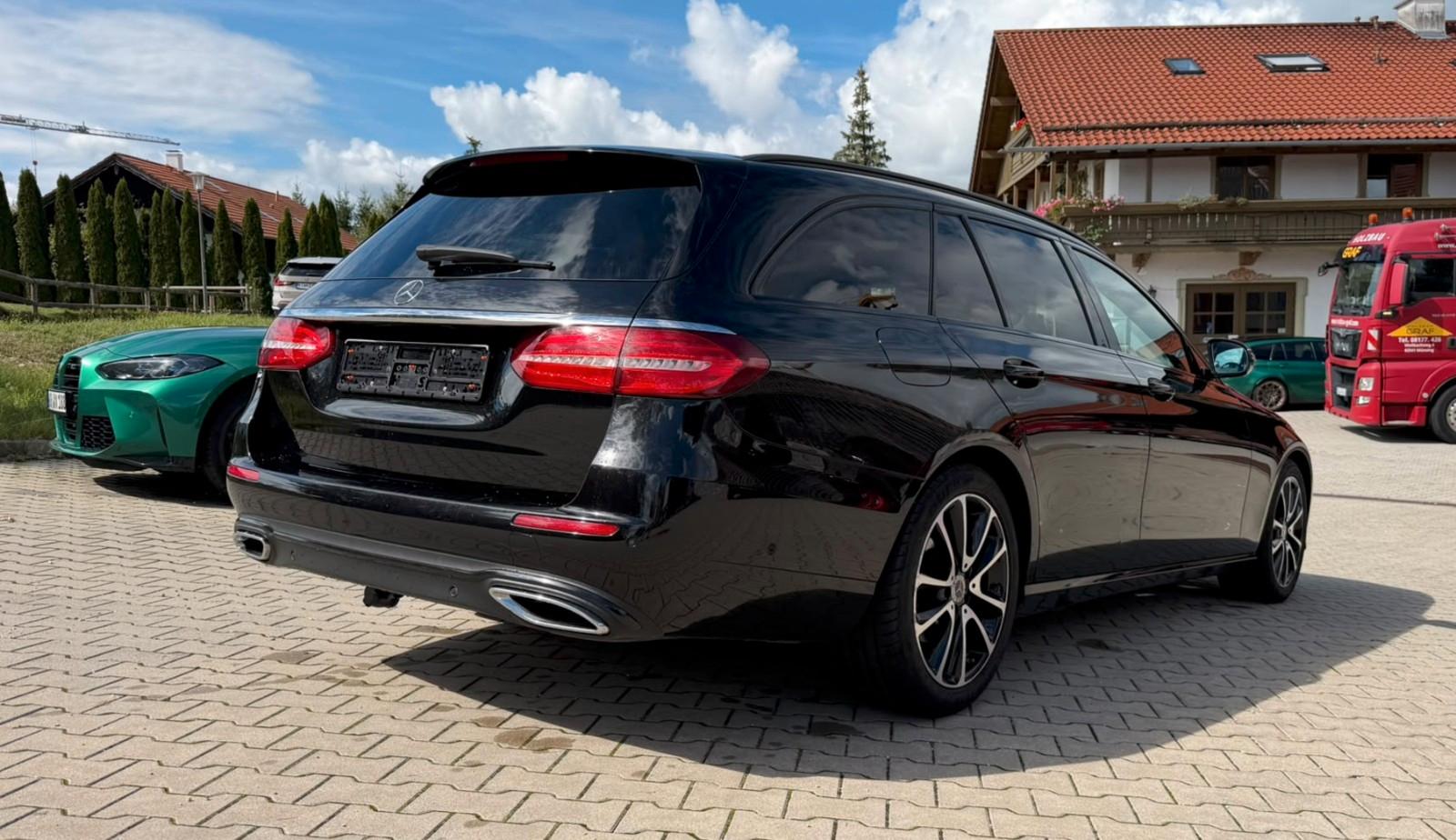 Mercedes-Benz E 200 T-Modell Kombi 4M Scheckheft MB Garantie