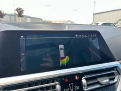 Fahrzeugabbildung BMW 320d SportLine Autom. LED AHK Navi HUD Pano 17"