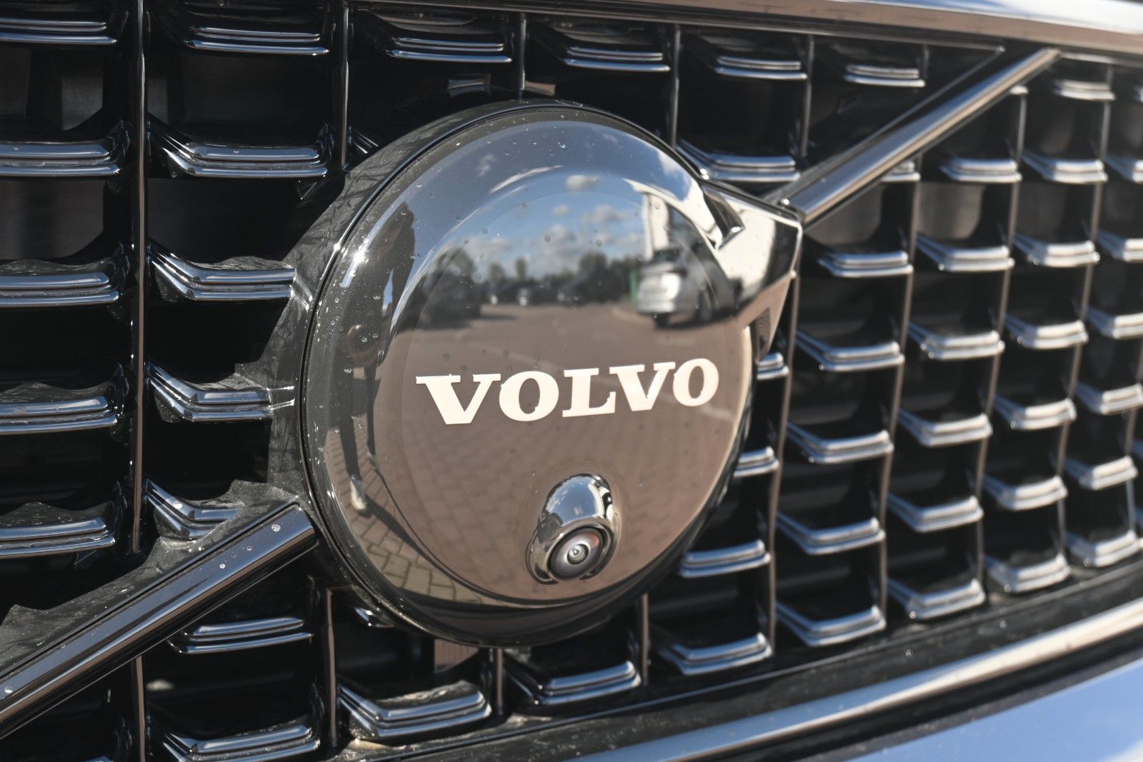 Fahrzeugabbildung Volvo XC40 B4 DKG Ultra Black Edition*360°*PANO*ACC