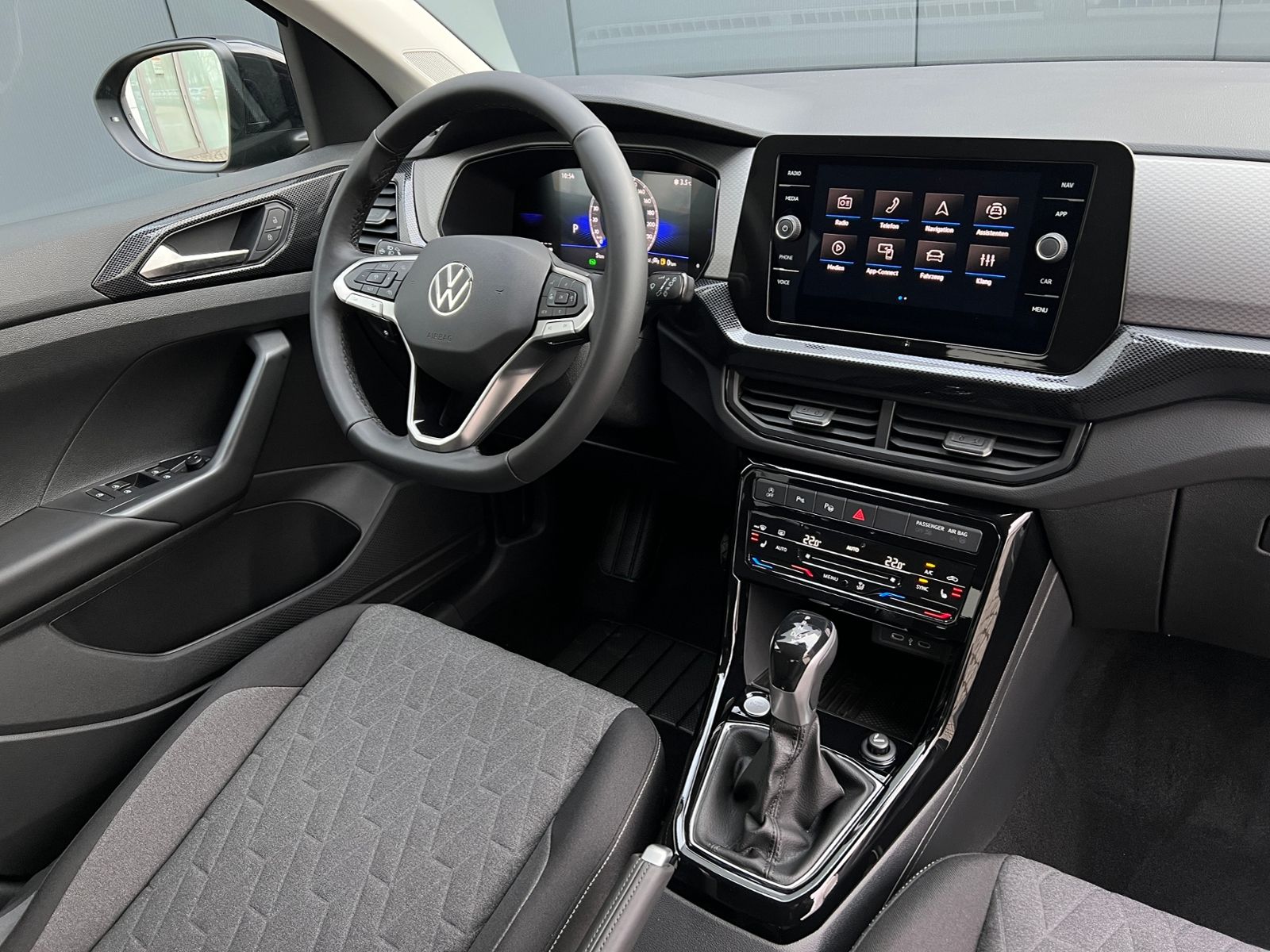 Fahrzeugabbildung Volkswagen T-Cross Life 1.0 TSI DSG *IQ.Light, ACC, App-Con